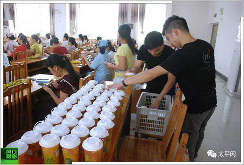 县二医院携太平商会欢聚一堂共庆护士节