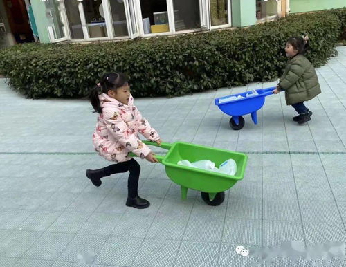 班本故事 有趣的滚动